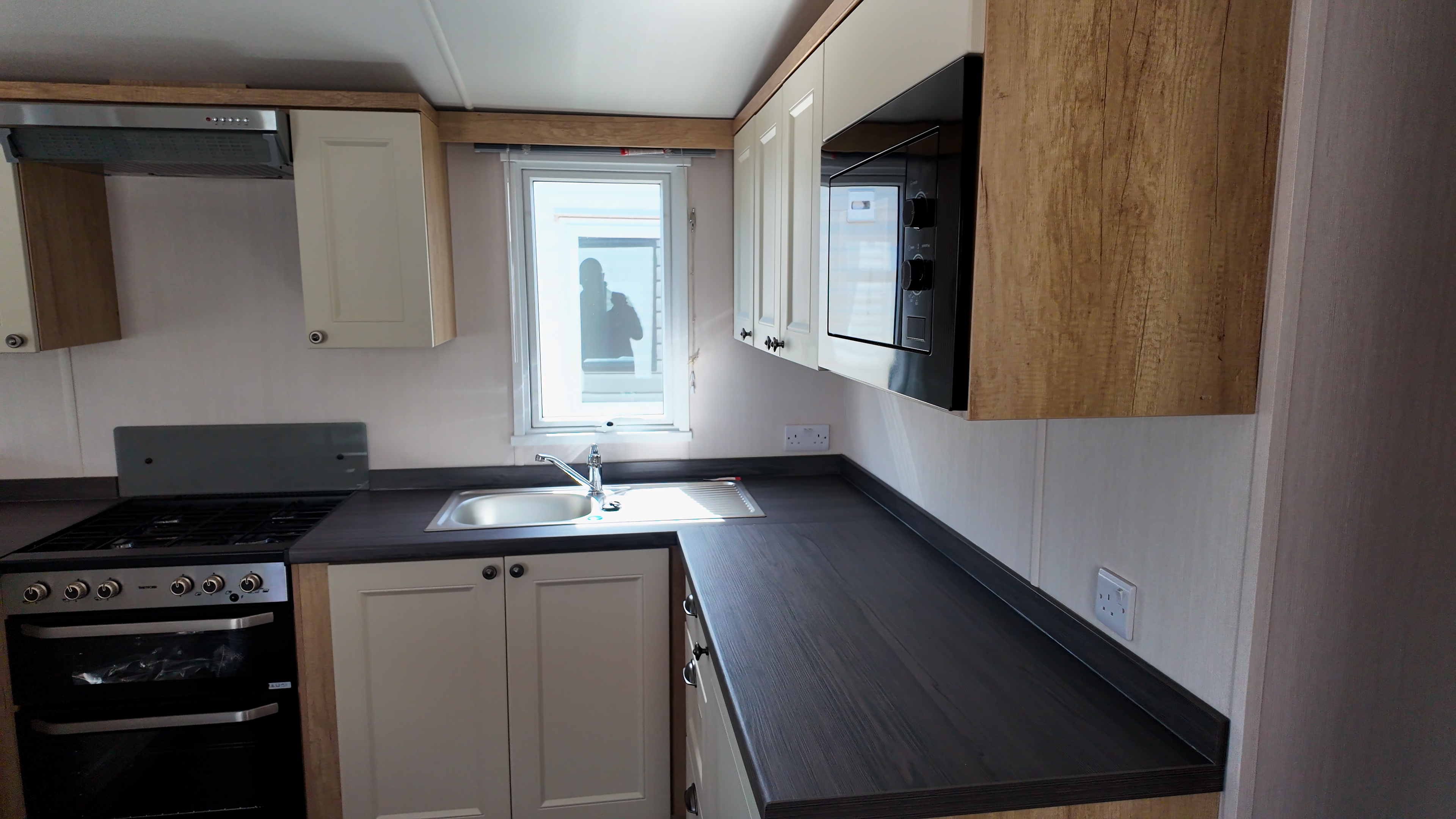 Swift Burgundy at coastfields, ingoldmells photo 9